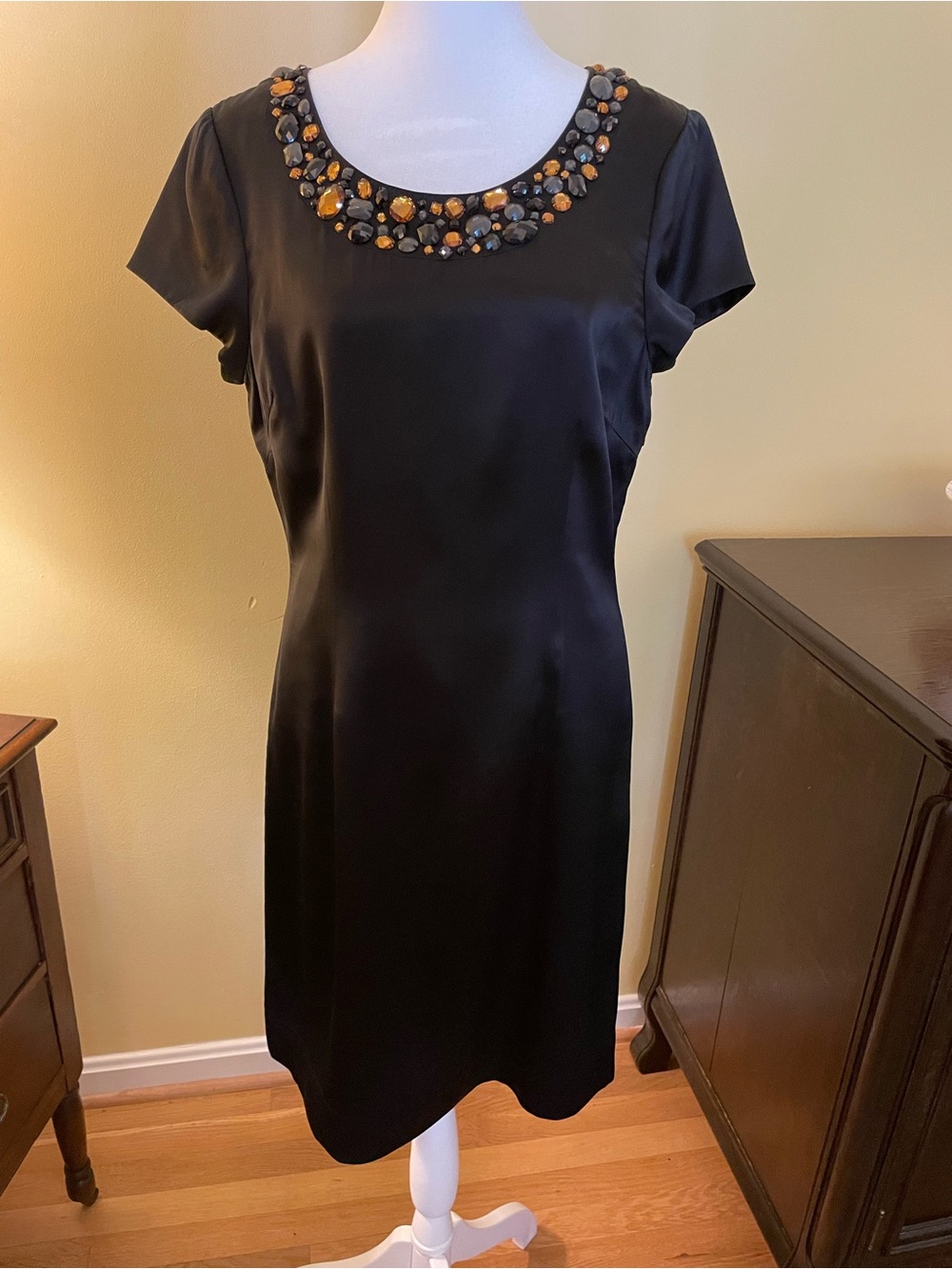 Party time! Silk Boden Sheath Cocktail dress knee length
